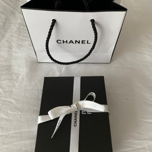 Chanel Swarovski CC Starburst Earrings - Picture 4 of 8